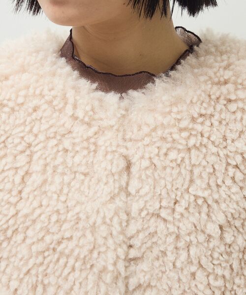 ELENCARE DUE（エレンカーレデュエ）の「・ELENCARE DUE シープファーベスト（ベスト・レディース・チャコールグレー/ライトベージュ/グレイッシュベージュ・FREE）」の5枚目の写真