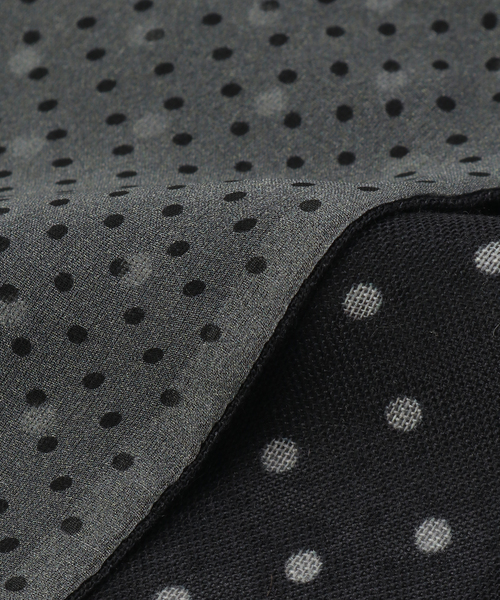 EDIFICE（エディフィス）の「BLECK(ブレック) 別注 dot reversible スカーフ（バンダナ/スカーフ・メンズ・ブラック/マスタード/コバルトブルー・FREE）」の9枚目の写真