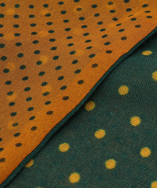 EDIFICE（エディフィス）の「BLECK(ブレック) 別注 dot reversible スカーフ（バンダナ/スカーフ・メンズ・ブラック/マスタード/コバルトブルー・FREE）」の8枚目の写真