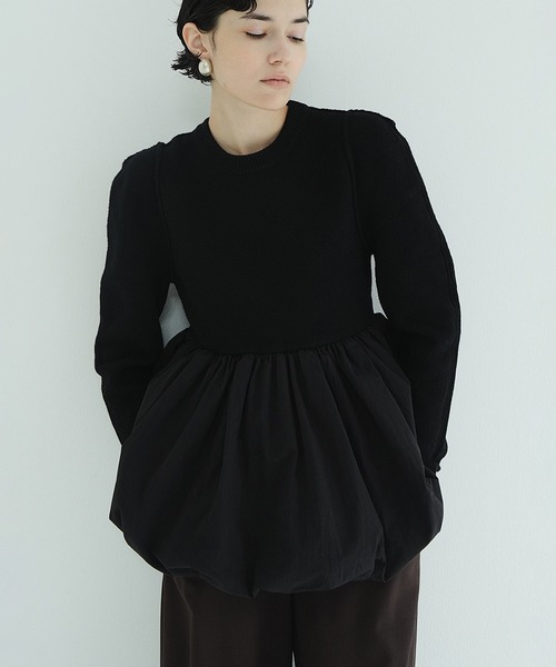 CLANE(クラネ)の「DOCKING POWERSHOULDER KNIT TOPS(ニット/セーター・レディース・ブラック/アイボリー/ベージュ・2/1)」の2枚目の写真