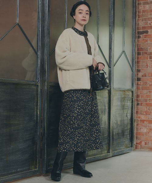 ヒューマンウーマン（human woman）/プチフラワープリントブラウジングバンドカラーワンピース ◇プチフラワープリントブラウジングバンドカラーワンピース