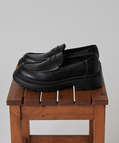 Lui's（ルイス）の「ボリュームソールローファー（ローファー・メンズ・ブラック・43/42/41）」の4枚目の写真