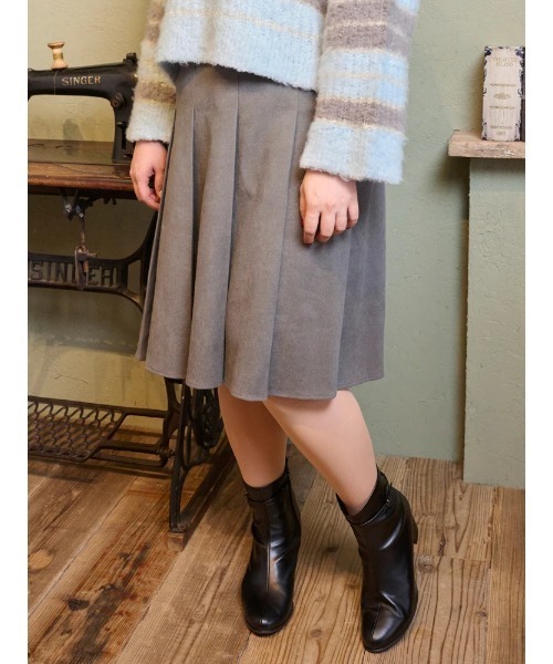 Re-J&SUPURE(リジェイアンドスプル)の「【大きいサイズ】【Komachiコラボ】膝丈プリーツスカート(スカート・レディース・ダークグレー/ブラック・XXXX-LARGE/XXX-LARGE/XX-LARGE)」の4枚目の写真