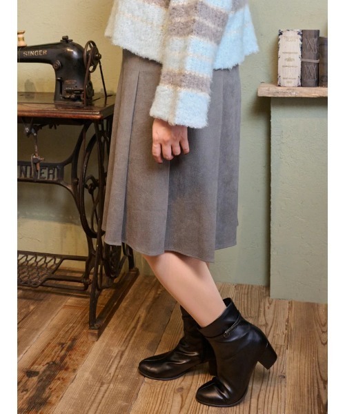 Re-J&SUPURE(リジェイアンドスプル)の「【大きいサイズ】【Komachiコラボ】膝丈プリーツスカート(スカート・レディース・ダークグレー/ブラック・XXXX-LARGE/XXX-LARGE/XX-LARGE)」の5枚目の写真
