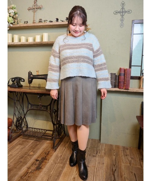 Re-J&SUPURE(リジェイアンドスプル)の「【大きいサイズ】【Komachiコラボ】膝丈プリーツスカート(スカート・レディース・ダークグレー/ブラック・XXXX-LARGE/XXX-LARGE/XX-LARGE)」の8枚目の写真