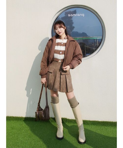 AVANDRESS(アバンドレス )の「POCKET MINI SUEDE PLEATS SKIRT KHAKI(スカート・レディース・カーキ・LARGE)」の4枚目の写真