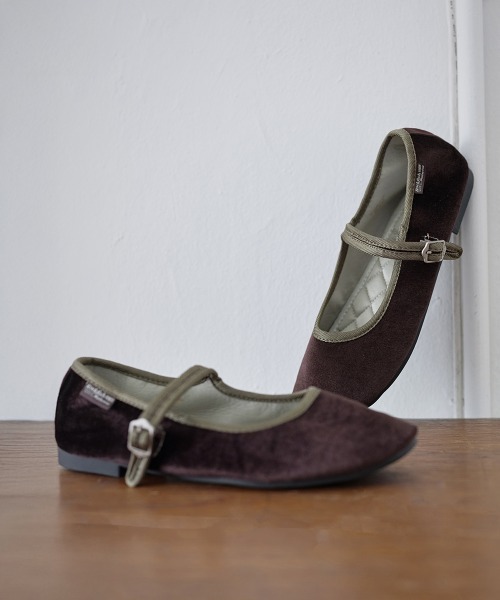 ROCKFISH WEATHERWEAR（ロックフィッシュウェザーウェア）の「NEW BELLA QUILTED MARYJANE（バレエシューズ・レディース・ダークブラウン/ネイビー/グレー/ブルー/ベージュ/パープル/ブラック/ラベンダー/グリーン・23.0cm/25.0cm/24.5cm/24.0cm/23.5cm/26.0cm/25.5cm）」の19枚目の写真