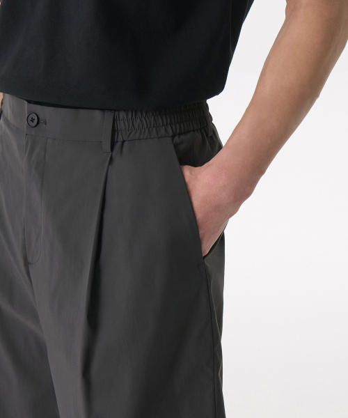 MUSINSA STANDARD（ムシンサスタンダード）の「SOLOTEX ワンタックワイドコンフォートバンディングショーツ [グレー]（その他パンツ・メンズ・その他・40/38/42/36/34/32/30/26/28）」の4枚目の写真