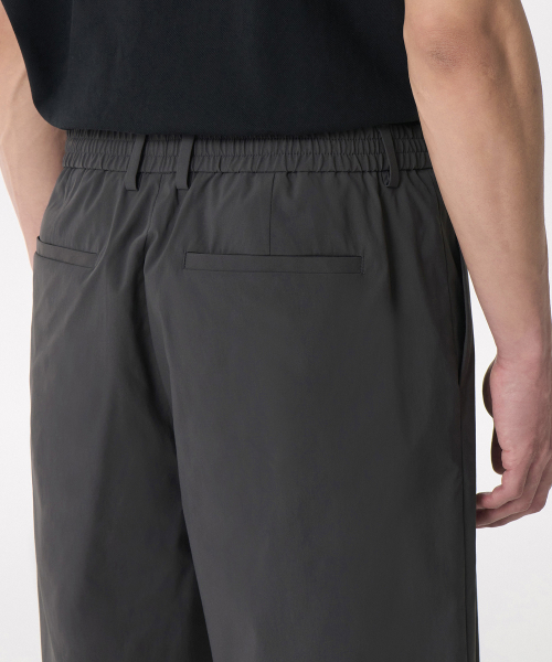 MUSINSA STANDARD（ムシンサスタンダード）の「SOLOTEX ワンタックワイドコンフォートバンディングショーツ [グレー]（その他パンツ・メンズ・その他・40/38/42/36/34/32/30/26/28）」の5枚目の写真
