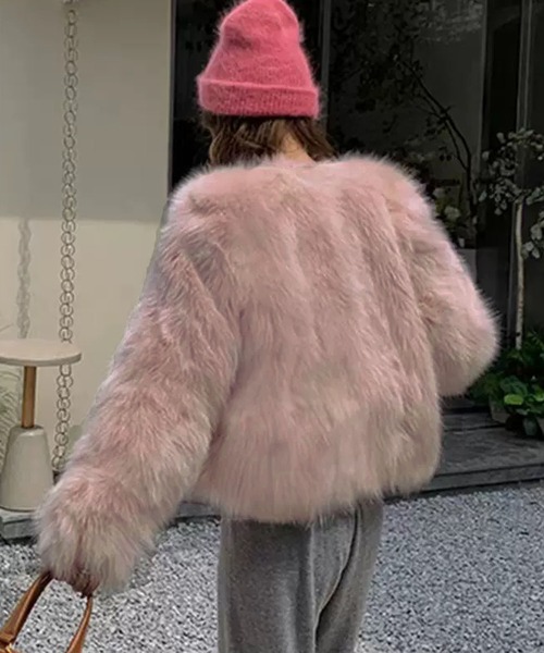 VIBGYOR（ヴィブジョー）の「【EIZZ/アイズ】ノーカラー フェイクファー クロップドコート（その他アウター・レディース・ピンク/アイボリー・FREE）」の4枚目の写真