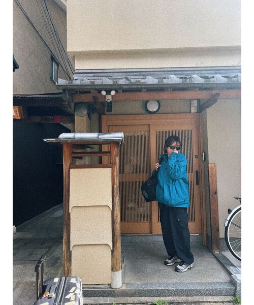 TRAVEL(トラベル)の「ゴフフードウィンドブレーカーサファイアブルー(ナイロンジャケット・レディース・その他・SMALL/LARGE/MEDIUM)」の17枚目の写真