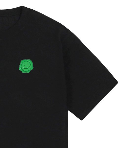 GRAVER（グレーバー）の「[ユニセックス]グリーンシーリングスモールドローイングスマイル半袖Tシャツ_ブラック（Tシャツ/カットソー・レディース・ブラック・SMALL/MEDIUM/LARGE）」の5枚目の写真