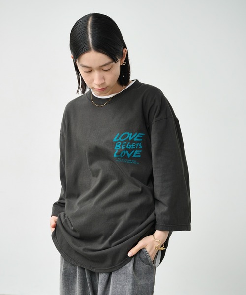 kha:ki（カーキ）の「「KHA:KI / カーキ」7th TEE -LOVE BEGETS LOVE-（Tシャツ/カットソー・レディース・ホワイト系5/ブラック/ホワイト系4・1）」の16枚目の写真