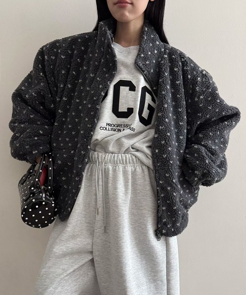 LAC-VERT（ラック・ヴェール）の「スタンドカラーハート柄ボアブルゾン（ブルゾン・レディース・ベージュ/チャコールグレー/アイボリー・FREE）」の11枚目の写真