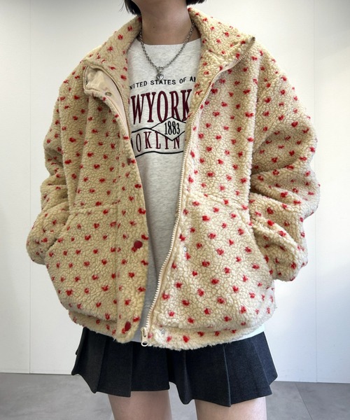 LAC-VERT（ラック・ヴェール）の「スタンドカラーハート柄ボアブルゾン（ブルゾン・レディース・ベージュ/チャコールグレー/アイボリー・FREE）」の14枚目の写真