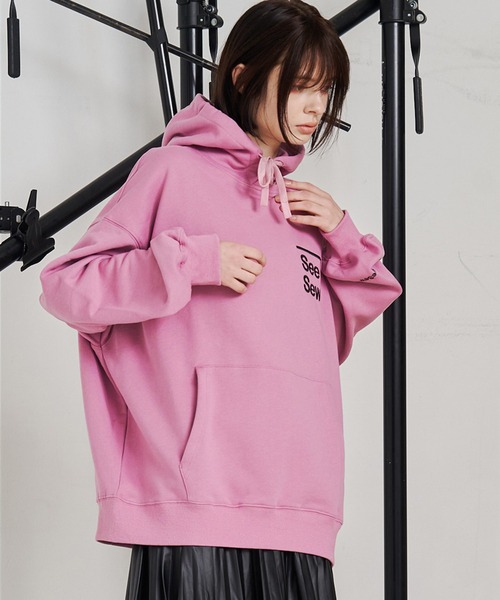 SeeSew（シーソー）の「【UNISEX】BOX LOGO HOODIE/ボックスロゴフーディ（パーカー・メンズ・ブラック/チャコールグレー/ブルー/ピンク・M/L）」の4枚目の写真