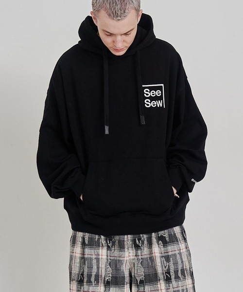 SeeSew（シーソー）の「【UNISEX】BOX LOGO HOODIE/ボックスロゴフーディ（パーカー・メンズ・ブラック/チャコールグレー/ブルー/ピンク・M/L）」の7枚目の写真