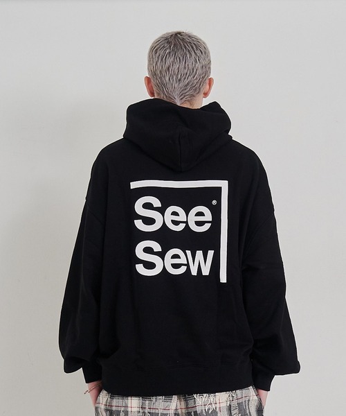 SeeSew（シーソー）の「【UNISEX】BOX LOGO HOODIE/ボックスロゴフーディ（パーカー・メンズ・ブラック/チャコールグレー/ブルー/ピンク・M/L）」の9枚目の写真