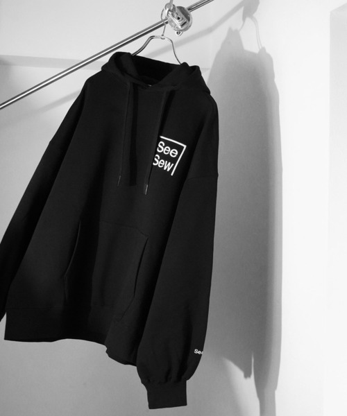 SeeSew（シーソー）の「【UNISEX】BOX LOGO HOODIE/ボックスロゴフーディ（パーカー・メンズ・ブラック/チャコールグレー/ブルー/ピンク・M/L）」の17枚目の写真