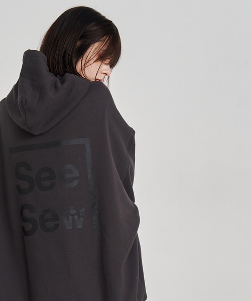 SeeSew（シーソー）の「【UNISEX】BOX LOGO HOODIE/ボックスロゴフーディ（パーカー・メンズ・ブラック/チャコールグレー/ブルー/ピンク・M/L）」の15枚目の写真