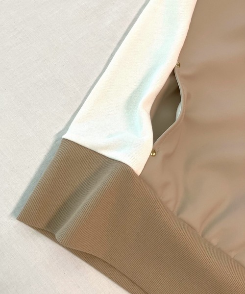 Q（キュー）の「フェイクレザープルオーバー（スウェット・レディース・カーキ/ベージュ・MEDIUM）」の10枚目の写真