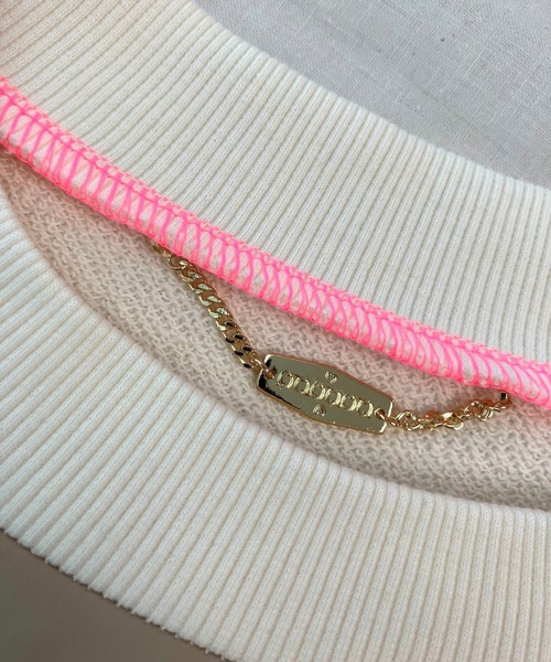 Q（キュー）の「フェイクレザープルオーバー（スウェット・レディース・カーキ/ベージュ・MEDIUM）」の12枚目の写真