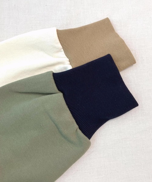 Q（キュー）の「フェイクレザープルオーバー（スウェット・レディース・カーキ/ベージュ・MEDIUM）」の18枚目の写真