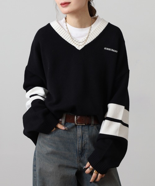 GUESS JEANS(ゲスジーンズ)の「GUESS JEANS ウール Vネックニットセーター(ニット/セーター・レディース・ブラック/クリーム・XS/S/M/L)」の2枚目の写真