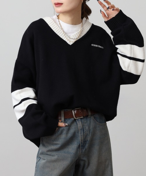 GUESS JEANS(ゲスジーンズ)の「GUESS JEANS ウール Vネックニットセーター(ニット/セーター・レディース・ブラック/クリーム・XS/S/M/L)」の4枚目の写真