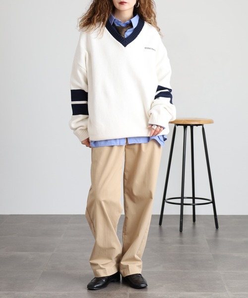 GUESS JEANS(ゲスジーンズ)の「GUESS JEANS ウール Vネックニットセーター(ニット/セーター・レディース・ブラック/クリーム・XS/S/M/L)」の13枚目の写真