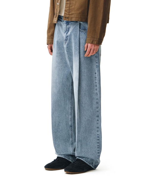 DECET(デケト)の「Deep Pleats Wide Jeans DCPT030LightBlue(デニムパンツ・レディース・その他・34/32/30/26/28)」の1枚目の写真