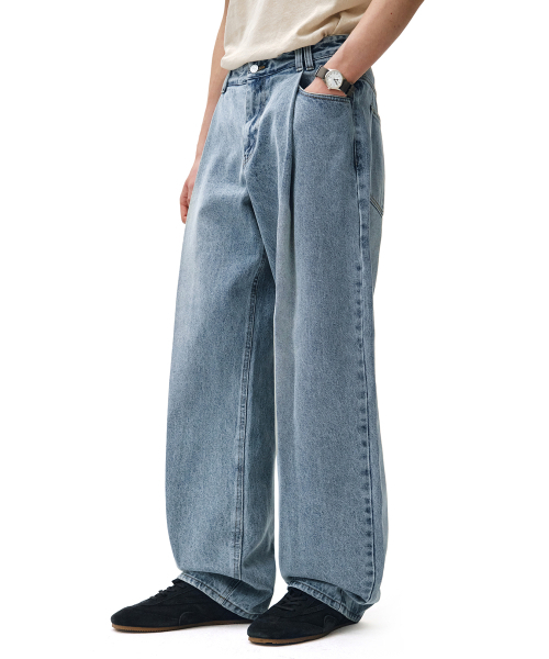 DECET(デケト)の「Deep Pleats Wide Jeans DCPT030LightBlue(デニムパンツ・レディース・その他・34/32/30/26/28)」の5枚目の写真