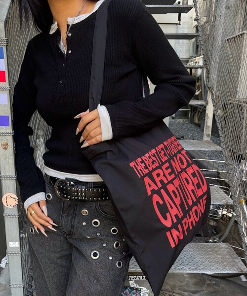 WHO'S WHO gallery（フーズフーギャラリー）の「【WEB限定】メッセージロゴトートバッグ（トートバッグ・レディース・ブラック/グリーン/ダークブラウン/ネイビー/イエロー/ブラック系その他/レッド・FREE）」の9枚目の写真