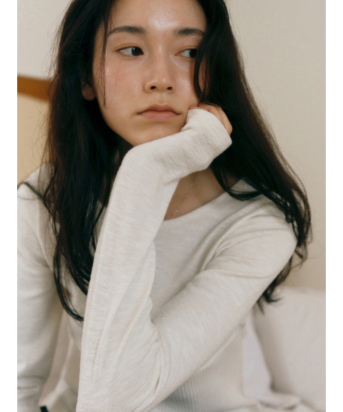 Yuje（ユジェ）の「BELLY TOP (6color, 2size)（Tシャツ/カットソー・レディース・チャコールグレー/ブラック/アイボリー/Beige/スカイブルー/ピンクベージュ・SMALL/MEDIUM）」の13枚目の写真