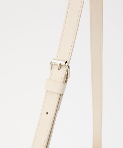 russet（ラシット）の「ソフトレザーロールショルダーバッグ（ショルダーバッグ・レディース・サックスブルー/ブラック/アイボリー/イエロー・FREE）」の9枚目の写真