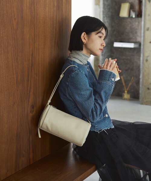 russet（ラシット）の「ソフトレザーロールショルダーバッグ（ショルダーバッグ・レディース・サックスブルー/ブラック/アイボリー/イエロー・FREE）」の17枚目の写真