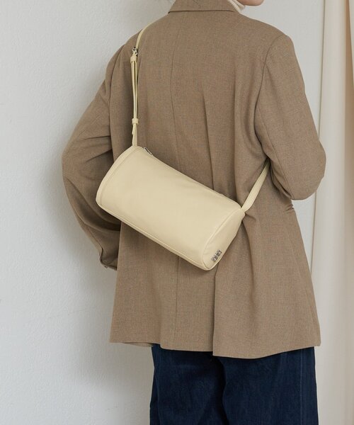 russet(ラシット)の「ソフトレザーロールショルダーバッグ(ショルダーバッグ・レディース・サックスブルー/ブラック/アイボリー/イエロー・FREE)」の17枚目の写真