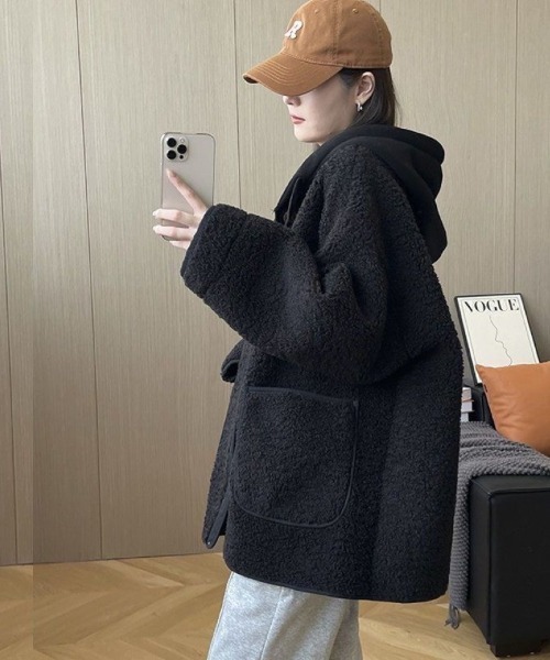 Ritzy(リッツィー)の「帽子切り替え フェイクムートンコート(ムートンコート・レディース・ベージュ/ブラウン/ブラック・M/L)」の1枚目の写真