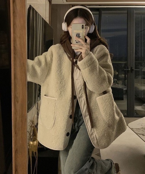 Ritzy(リッツィー)の「帽子切り替え フェイクムートンコート(ムートンコート・レディース・ベージュ/ブラウン/ブラック・M/L)」の4枚目の写真