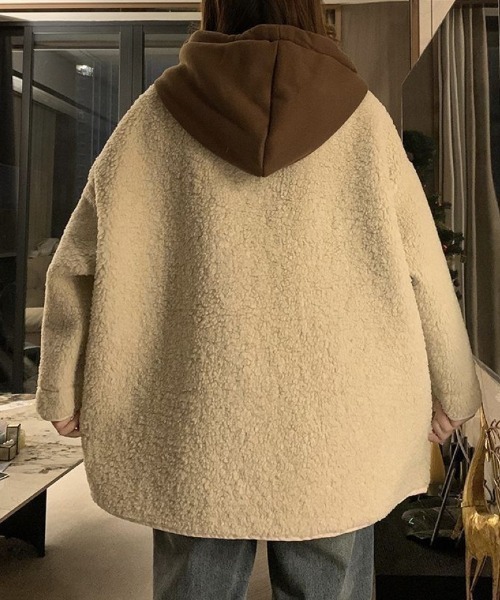 Ritzy(リッツィー)の「帽子切り替え フェイクムートンコート(ムートンコート・レディース・ベージュ/ブラウン/ブラック・M/L)」の6枚目の写真