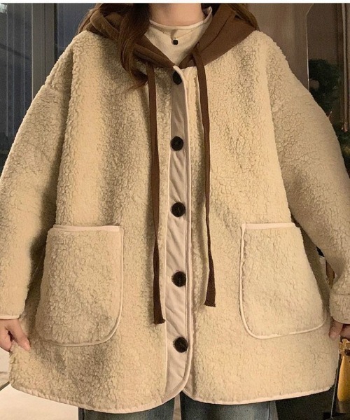 Ritzy(リッツィー)の「帽子切り替え フェイクムートンコート(ムートンコート・レディース・ベージュ/ブラウン/ブラック・M/L)」の20枚目の写真