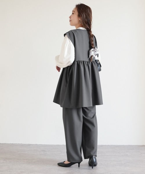 reca（レカ）の「ペプラムベスト×カーブパンツ2点セット（スーツセット・レディース・グレー/ブラック・L/M）」の4枚目の写真