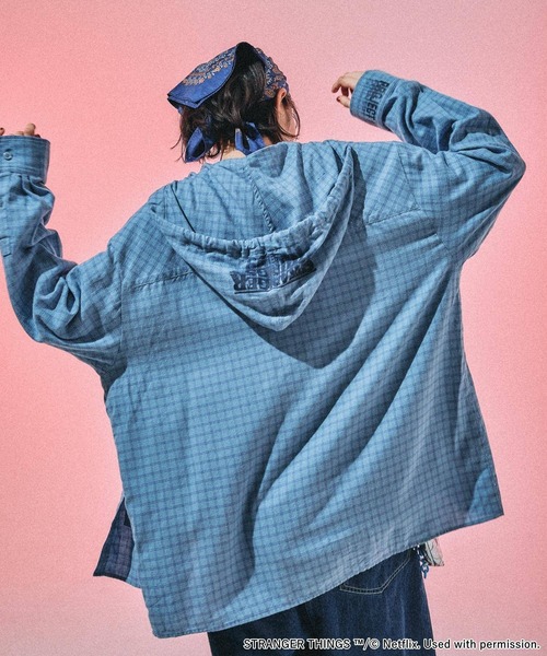 ニコアンド⭐︎ストレンジャーシングス⭐︎コラボチェックフードシャツ新品タグ付き STRANGER THINGS】コラボ チェックフードシャツ（シャツ/ブラウス