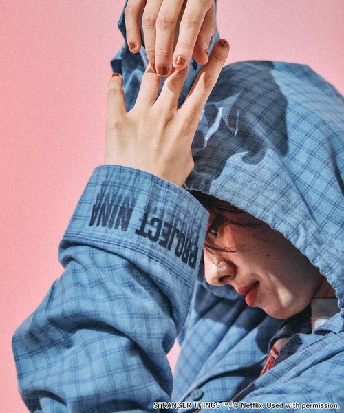 niko and...（ニコアンド）の「【STRANGER THINGS】コラボ チェックフードシャツ（シャツ/ブラウス・レディース・アイボリー/ブルー・FREE）」の22枚目の写真