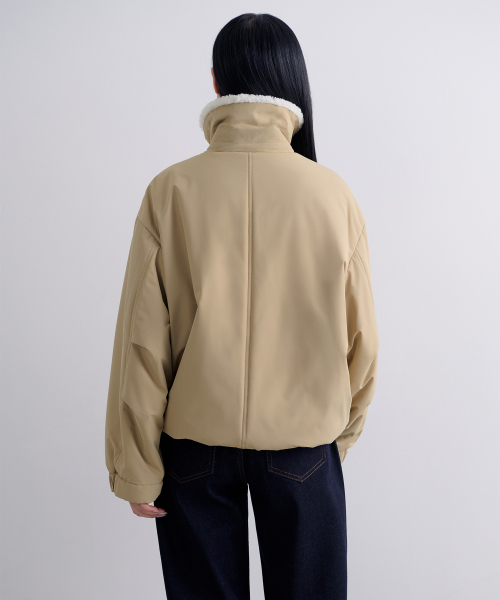 MUSINSA STANDARD WOMAN（ムシンサスタンダードウーマン）の「ウィメンズフェイクシアリングカラー パディングジャケット [ベージュ/クリーム]（ダウンジャケット/コート・レディース・その他・X-SMALL/SMALL/MEDIUM/LARGE）」の2枚目の写真
