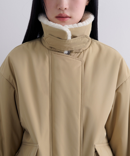 MUSINSA STANDARD WOMAN（ムシンサスタンダードウーマン）の「ウィメンズフェイクシアリングカラー パディングジャケット [ベージュ/クリーム]（ダウンジャケット/コート・レディース・その他・X-SMALL/SMALL/MEDIUM/LARGE）」の4枚目の写真