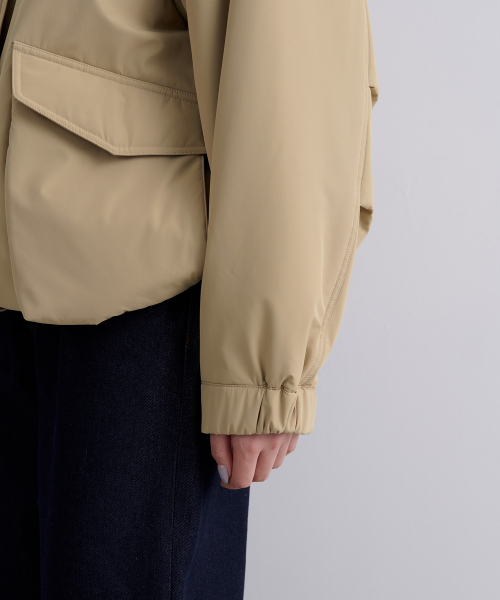 MUSINSA STANDARD WOMAN（ムシンサスタンダードウーマン）の「ウィメンズフェイクシアリングカラー パディングジャケット [ベージュ/クリーム]（ダウンジャケット/コート・レディース・その他・X-SMALL/SMALL/MEDIUM/LARGE）」の7枚目の写真