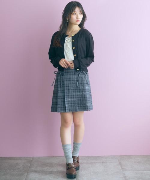marun(マルン)の「【新色追加】<大きいサイズ>ノーカラーゴールドボタンカーディガン marun(カーディガン/ボレロ・レディース・ピンク/ネイビー/ブラック・4L/3L/LL/L/5L)」の13枚目の写真