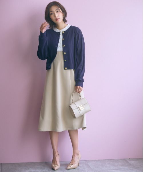 marun（マルン）の「＜大きいサイズ＞ノーカラーゴールドボタンカーディガン marun（カーディガン/ボレロ・レディース・ピンク/ネイビー・4L/3L/LL/L/5L）」の11枚目の写真