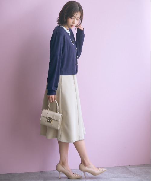 marun（マルン）の「＜大きいサイズ＞ノーカラーゴールドボタンカーディガン marun（カーディガン/ボレロ・レディース・ピンク/ネイビー・4L/3L/LL/L/5L）」の12枚目の写真